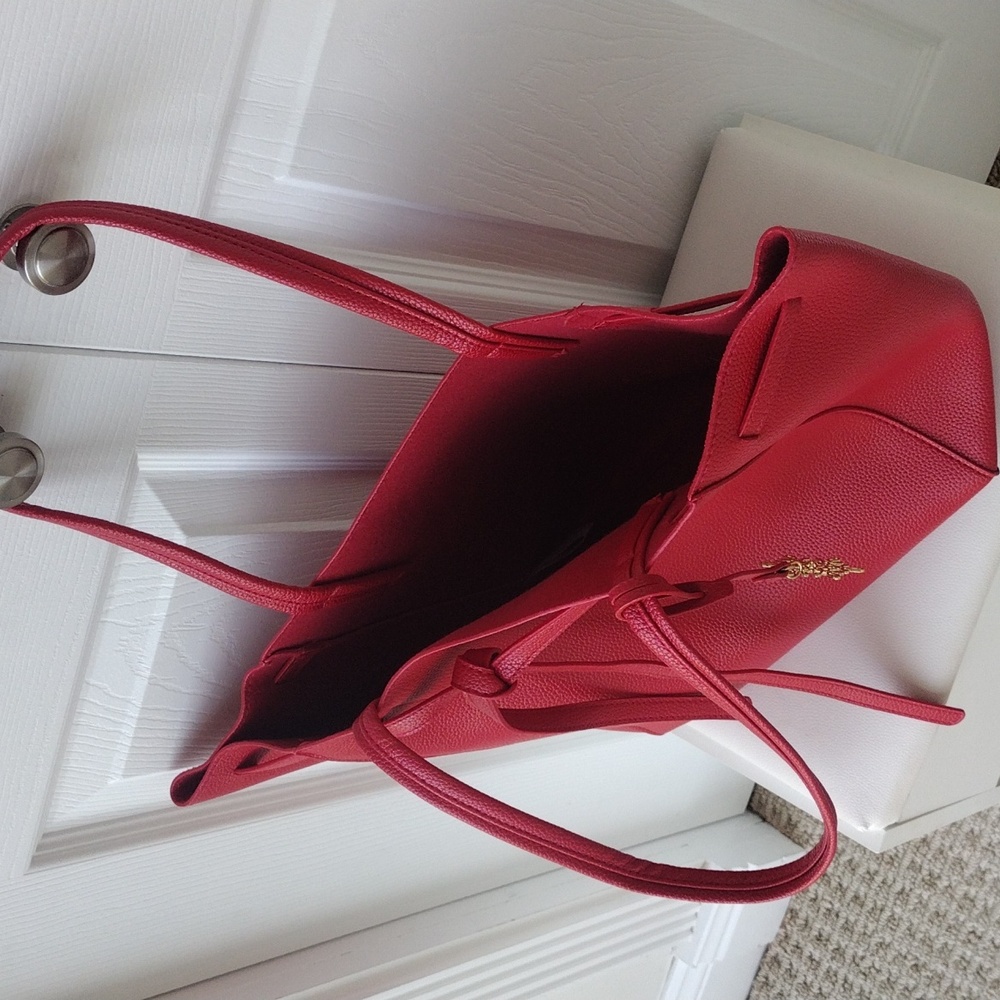 Elegant Red Tote Bag - Picture 7 of 17